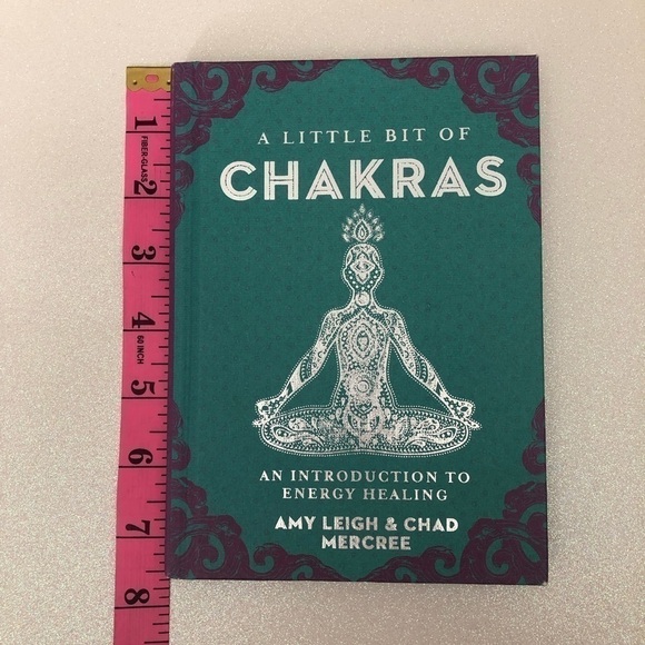 A Little Bit of Chakras: An Introduction to Energy Healing (Little Bit Series) - Picture 7 of 7